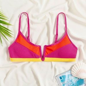 bathing suit top!  🤍🤍BRAND NEW🤍🤍NEVER WORN🦋 so adorable !!